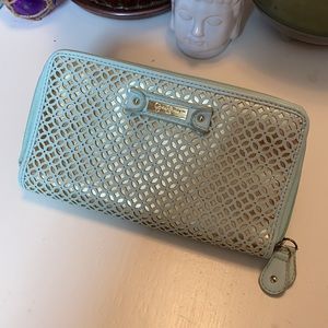 🌼NWOT Mint & Gold Zip Wallet